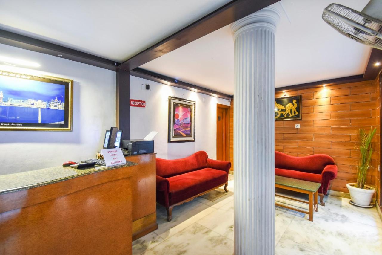 Oyo V International Hotel Amritszár Kültér fotó