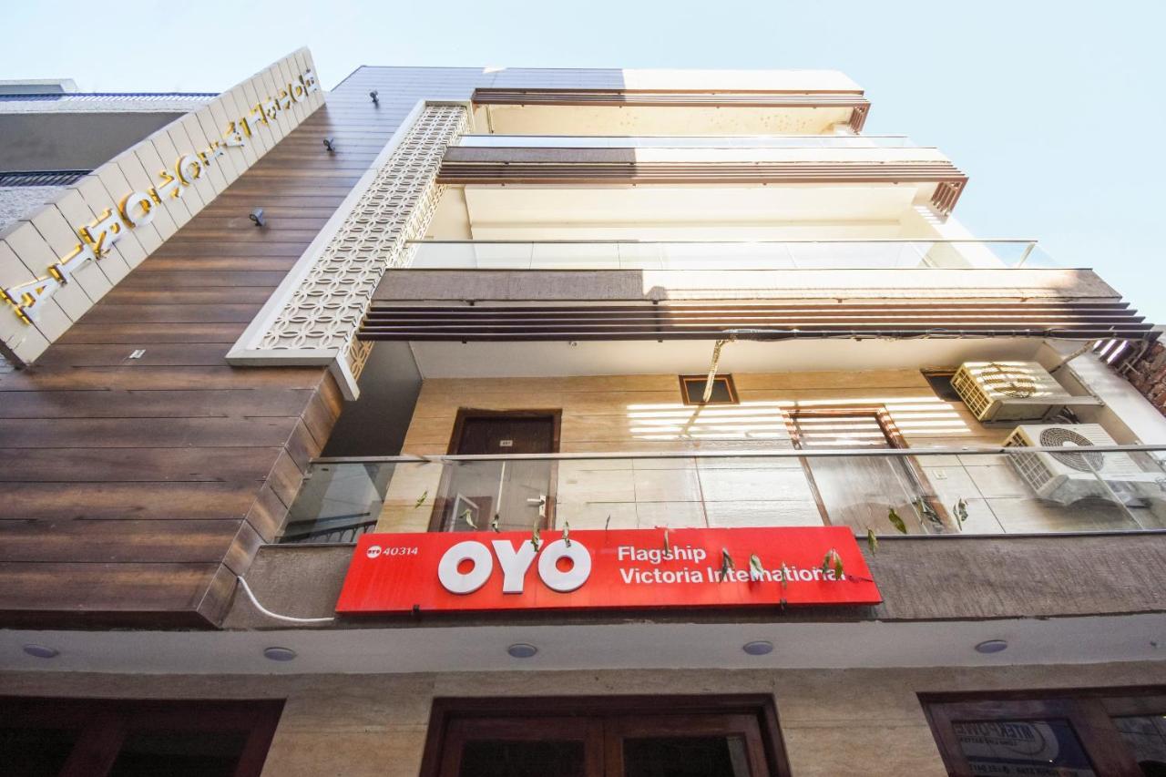 Oyo V International Hotel Amritszár Kültér fotó